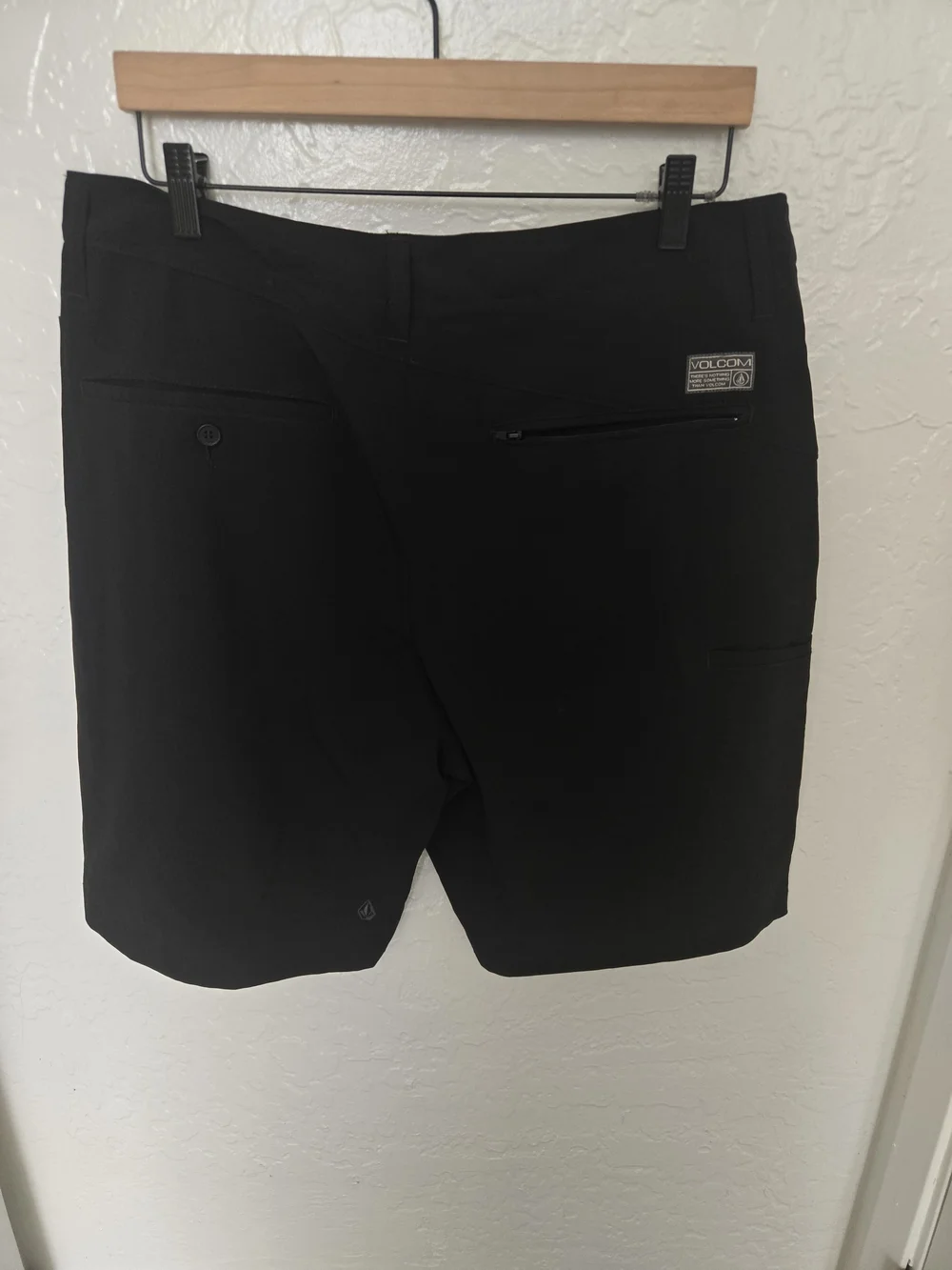 Volcom Men's Size 34 Kerosene Hybrid Short 4 Way Stretch Black NWT